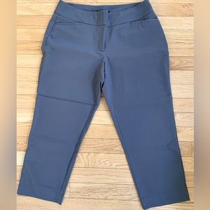 Apt 9 Capri Casual Pants. Grey. Size 10